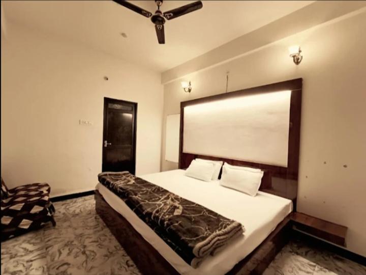 Hotel Malhotra Palace Ujjain Εξωτερικό φωτογραφία